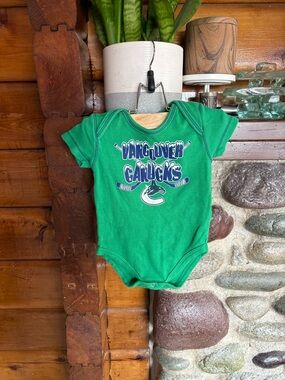 NHL Vancouver Canucks Baby Onesie Bodysuit - Green - Size 3-6M